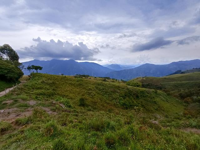 Fotos de 2 CUADRAS A LA ESTACION DE NICANOR