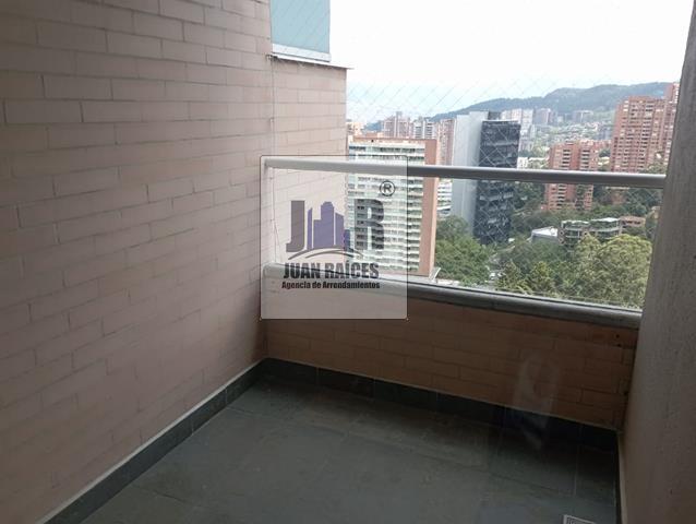 Fotos de EL POBLADO CERCA AL CENTRO COMERCIAL EL TESORO 