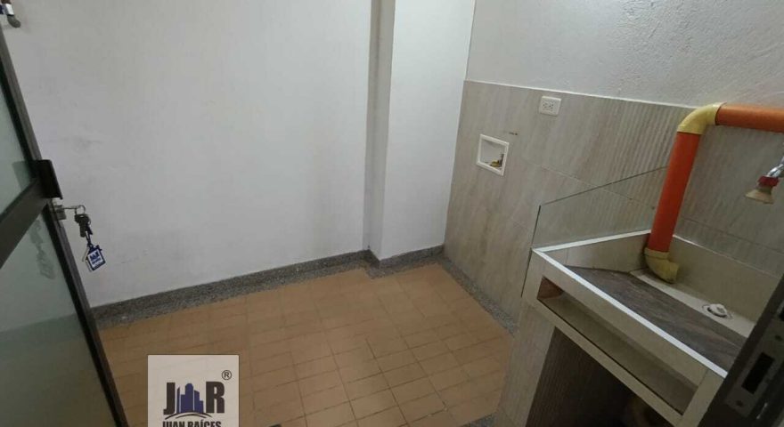 Fotos de EDIFICIO FLORENCIA LA PLANTA ENSEGUIDA DE LA IGLESIA DE LA MADRE LAURA