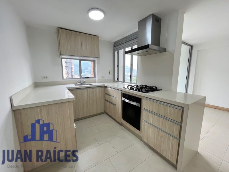 Apartamento en Arriendo en Loma de Las Brujas Cod 6914