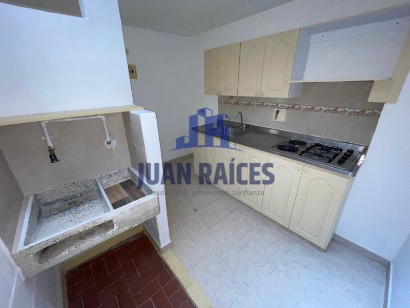 Apartamento en Arriendo en Alcala Cod 7003