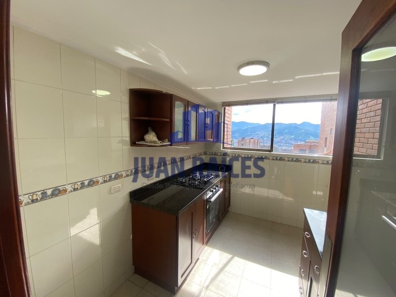 Apartamento en Venta en Altos del Poblado Cod 6956