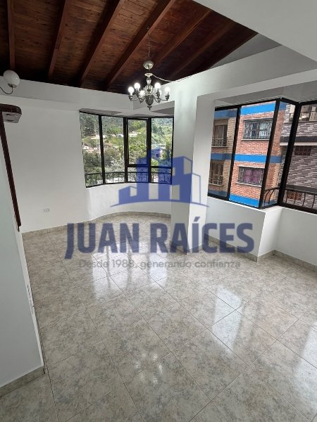 Apartamento en Venta en LA PLANTA Cod 7109